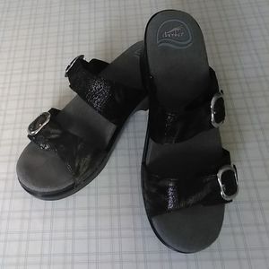 Dansko sandals size  40= 9.5   woman's